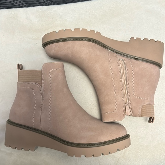 Ankle boot - Picture 1 of 7